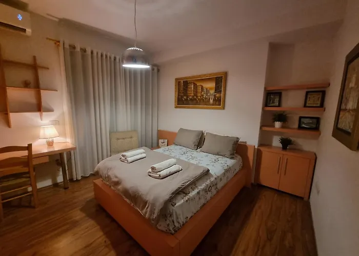 Grand Lth Appartement Tirana